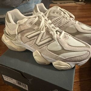 New Balance Cream and White Men's Sneakers